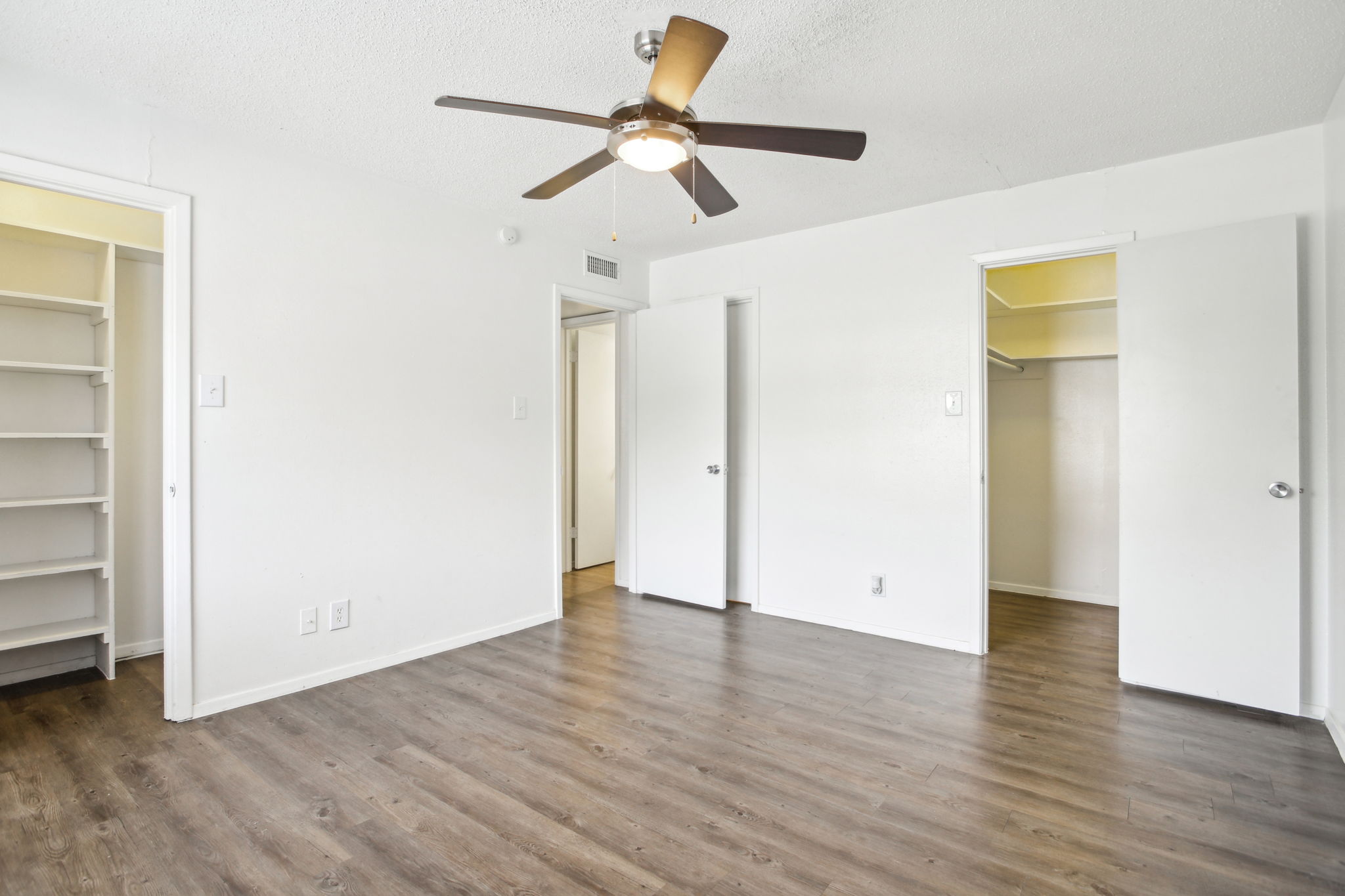 Jewel Apartment Homes Image 3
